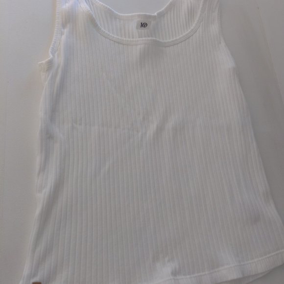 White tank top - Picture 1 of 2